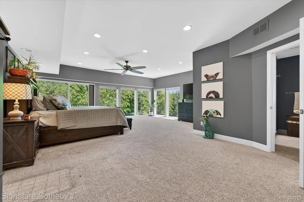 30650 Lahser Road Beverly Hills Village MI 48025