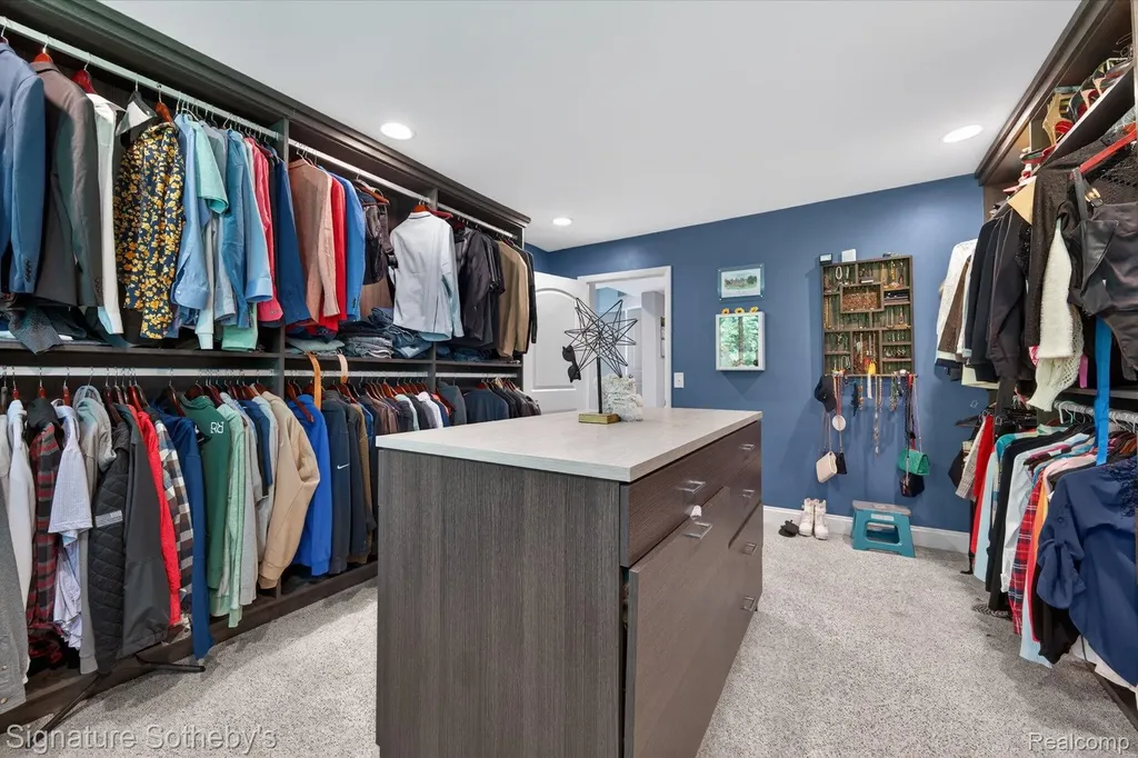 30650 Lahser Road Beverly Hills Village MI 48025