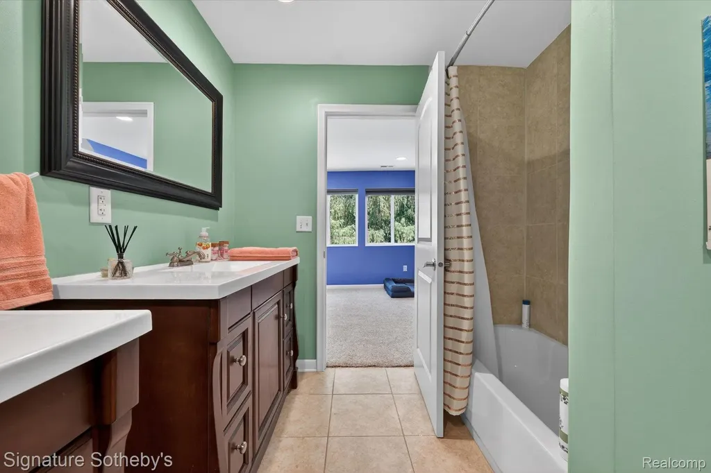 30650 Lahser Road Beverly Hills Village MI 48025