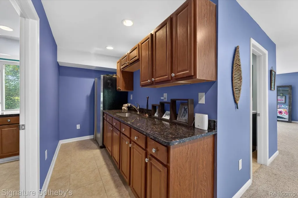 30650 Lahser Road Beverly Hills Village MI 48025