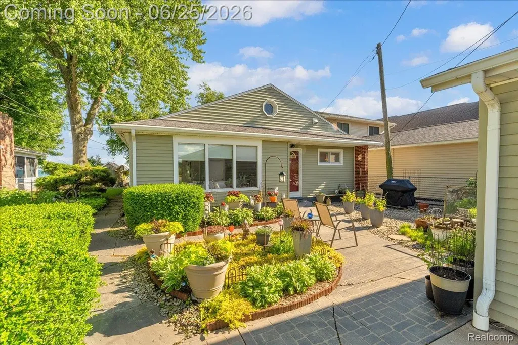 9905 Dixie Highway Ira Township MI 48023