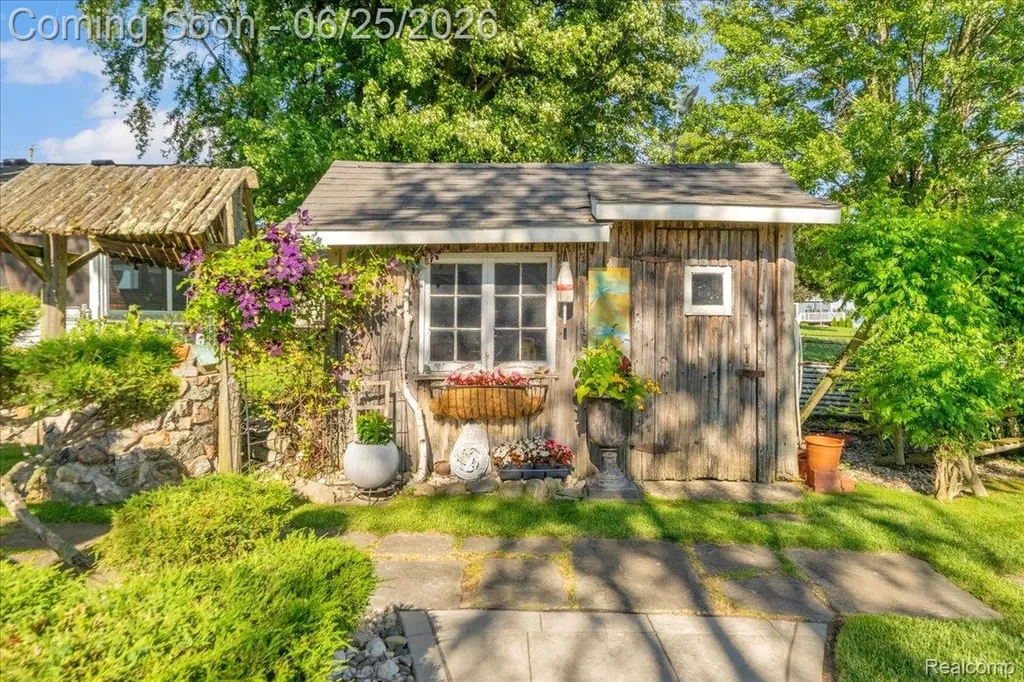 9905 Dixie Highway Ira Township MI 48023