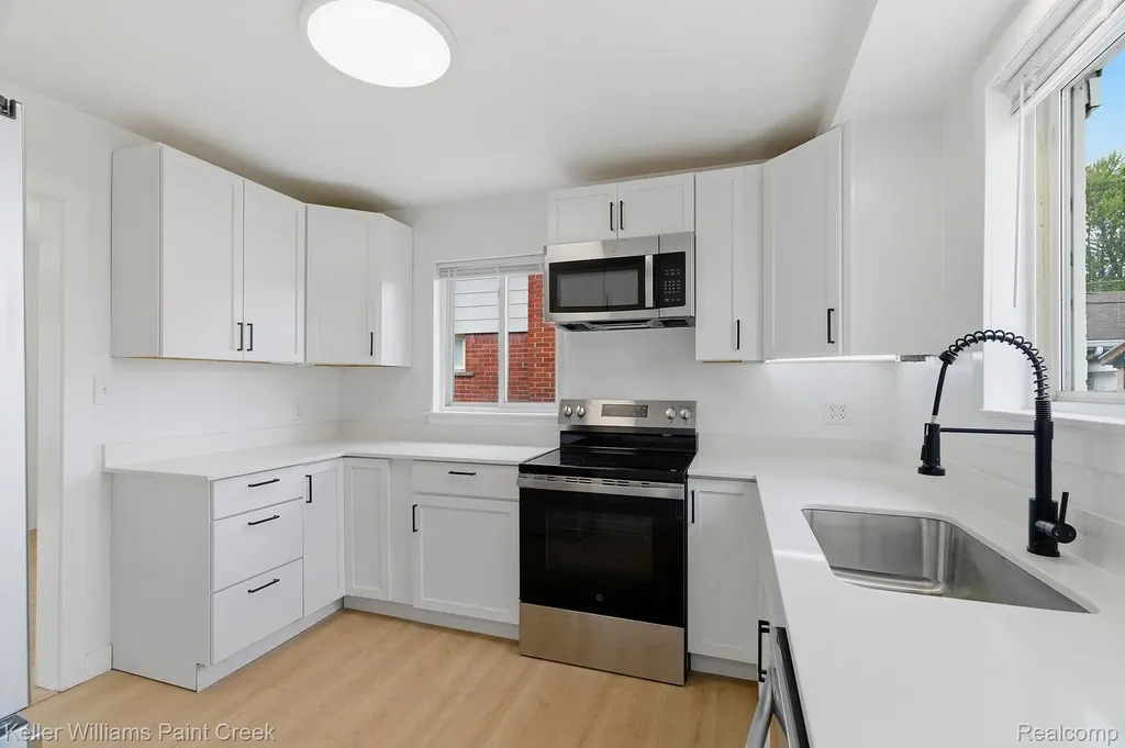 19809 Shady Lane Avenue St. Clair Shores City MI 48080