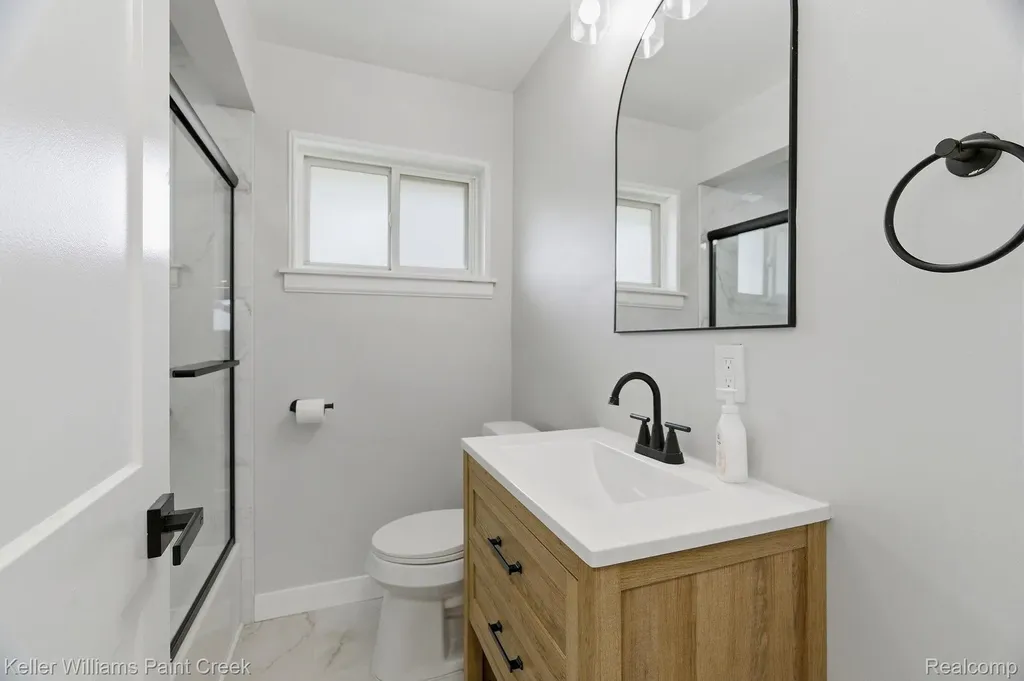 19809 Shady Lane Avenue St. Clair Shores City MI 48080