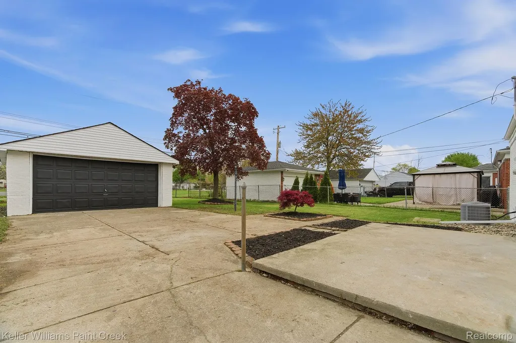 19809 Shady Lane Avenue St. Clair Shores City MI 48080