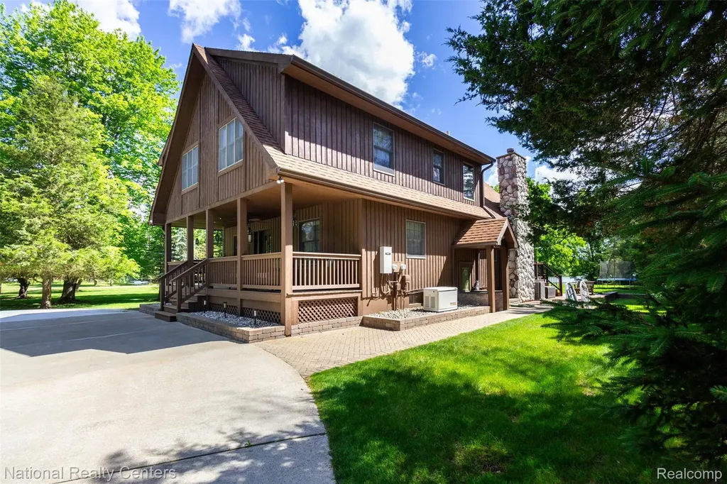 8706 Buckland Drive Northfield Township MI 48178