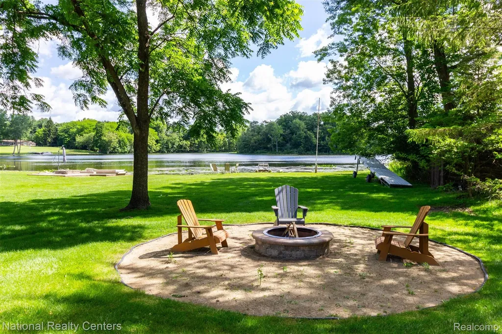 8706 Buckland Drive Northfield Township MI 48178