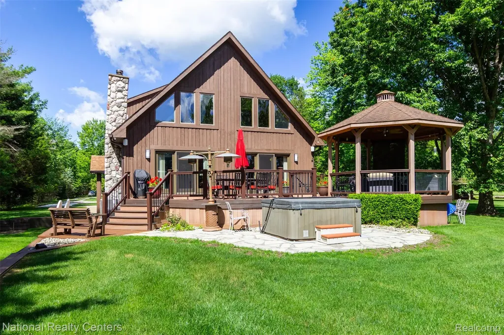 8706 Buckland Drive Northfield Township MI 48178