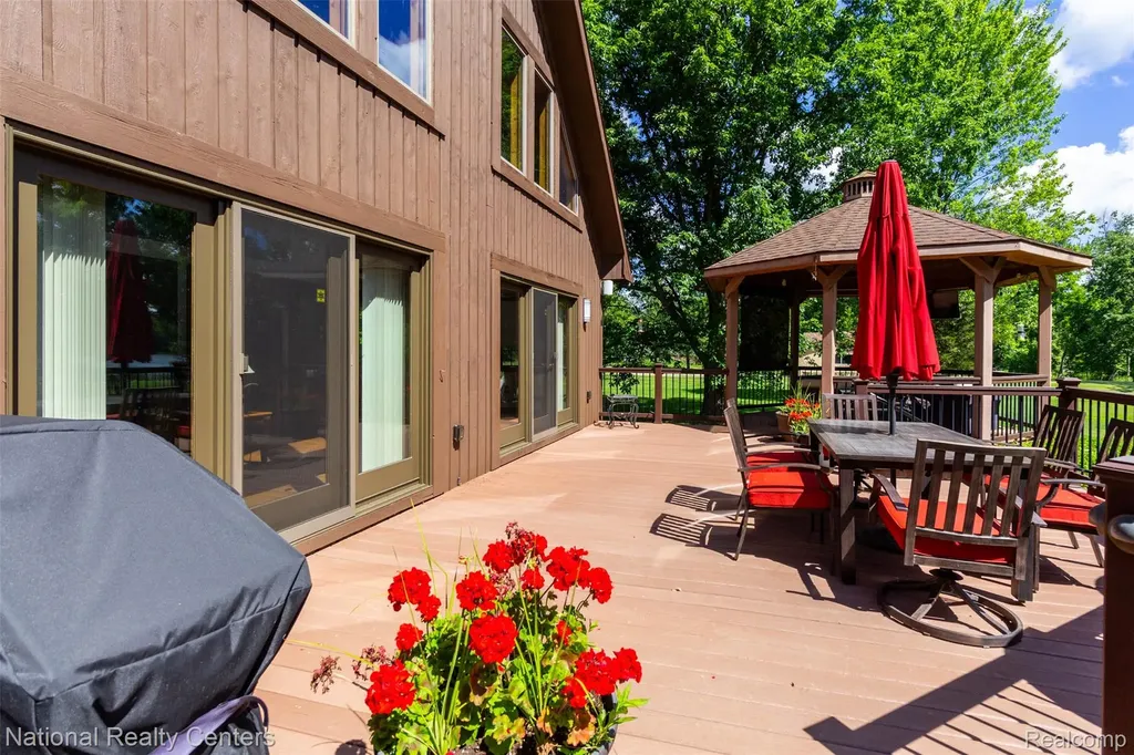 8706 Buckland Drive Northfield Township MI 48178