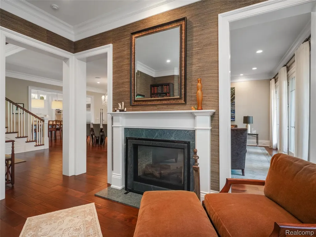 300 Woodland Villa Court Birmingham City MI 48009