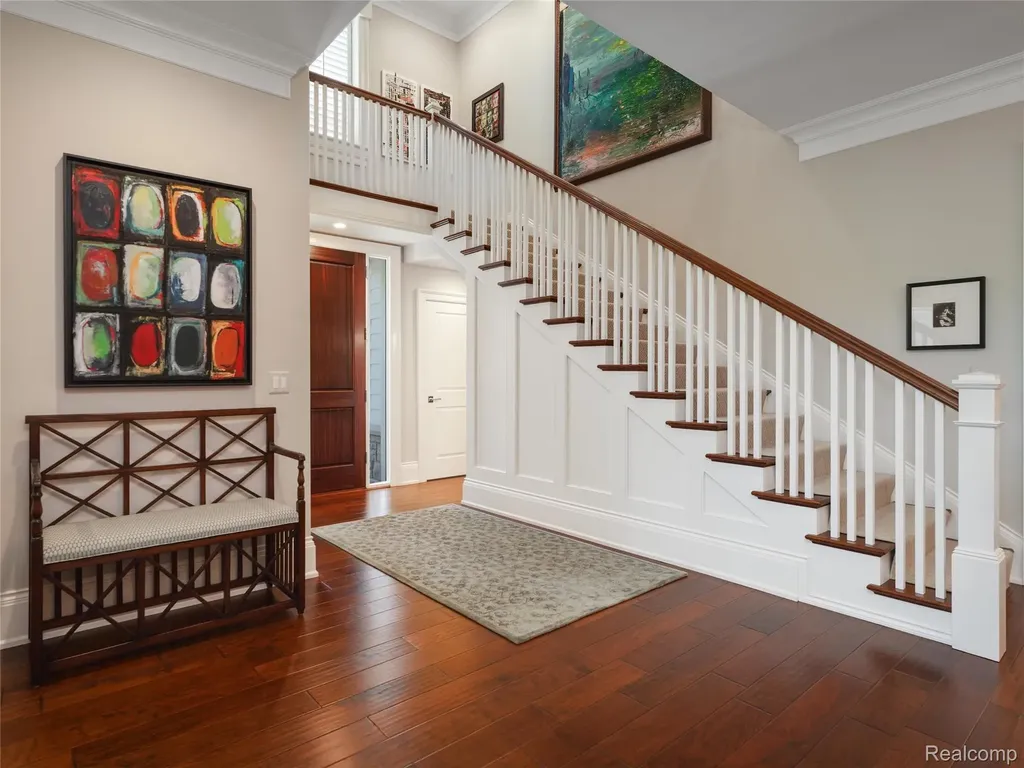 300 Woodland Villa Court Birmingham City MI 48009