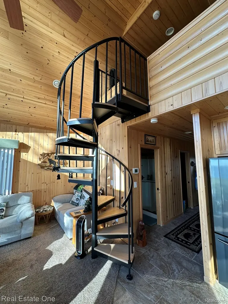8175 E Houghton Lake Markey Township MI 48629