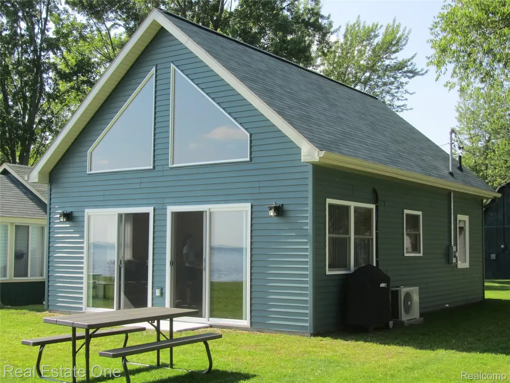 8175 E Houghton Lake Markey Township MI 48629