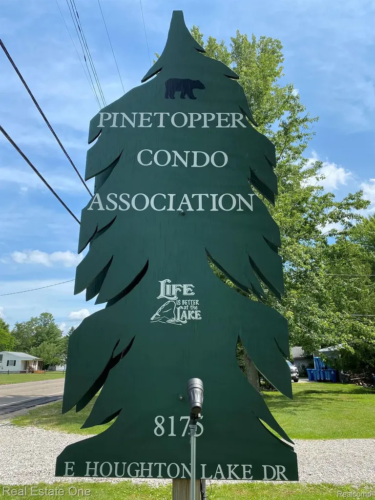 8175 E Houghton Lake Markey Township MI 48629