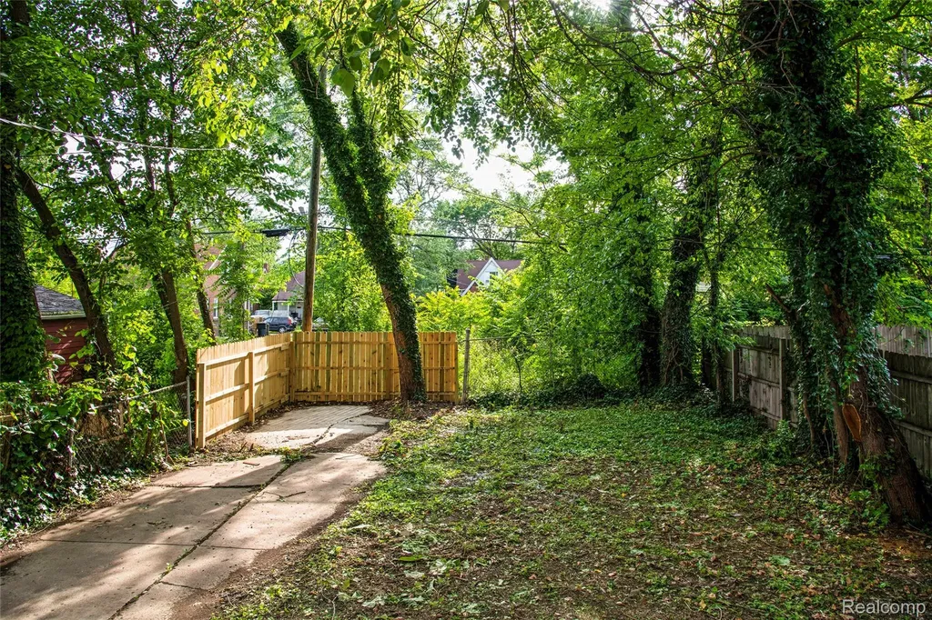 8087 Cloverlawn Street Detroit City MI 48204