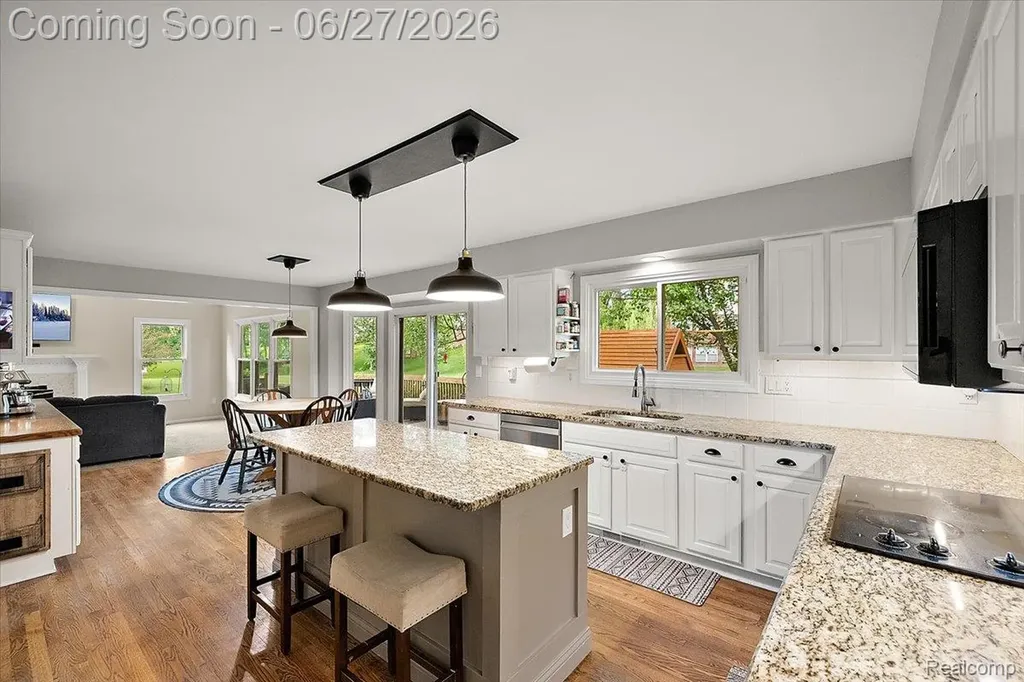 4193 Oak Tree Circle Oakland Charter Township MI 48306