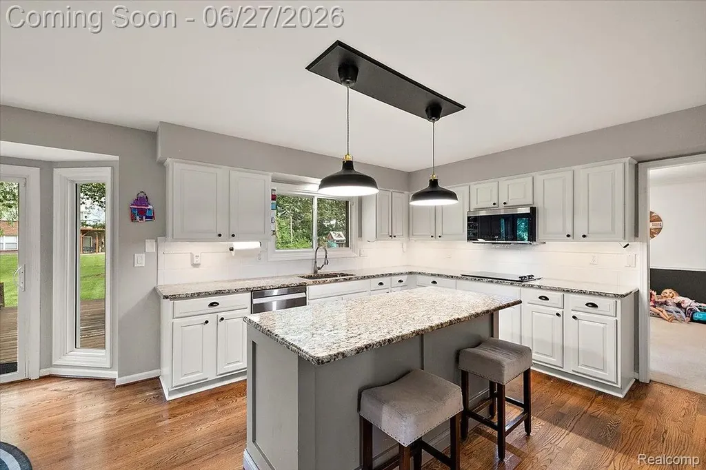 4193 Oak Tree Circle Oakland Charter Township MI 48306