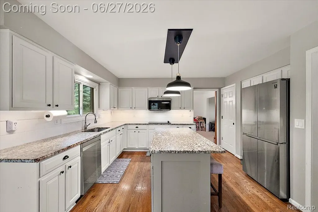 4193 Oak Tree Circle Oakland Charter Township MI 48306