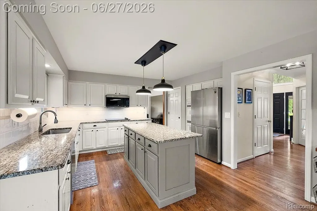 4193 Oak Tree Circle Oakland Charter Township MI 48306