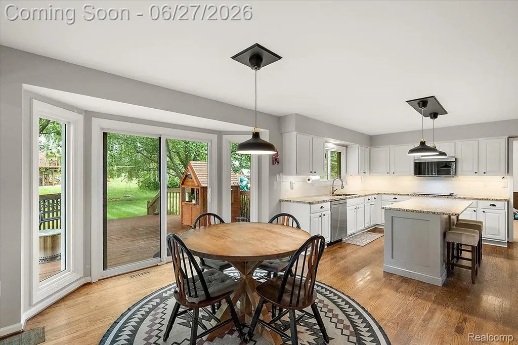 4193 Oak Tree Circle Oakland Charter Township MI 48306