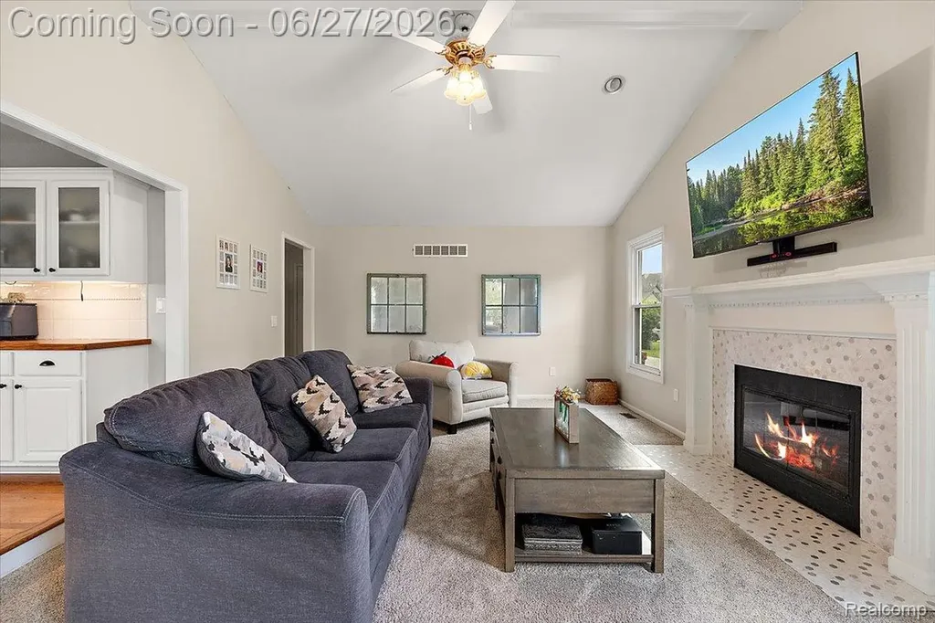 4193 Oak Tree Circle Oakland Charter Township MI 48306