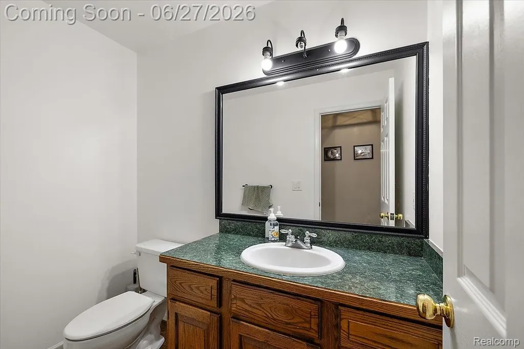 4193 Oak Tree Circle Oakland Charter Township MI 48306