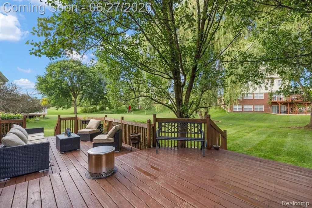 4193 Oak Tree Circle Oakland Charter Township MI 48306