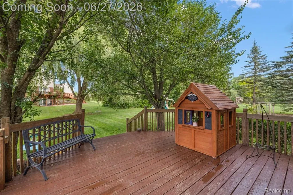4193 Oak Tree Circle Oakland Charter Township MI 48306