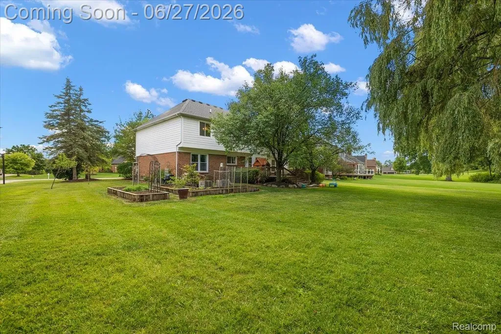 4193 Oak Tree Circle Oakland Charter Township MI 48306