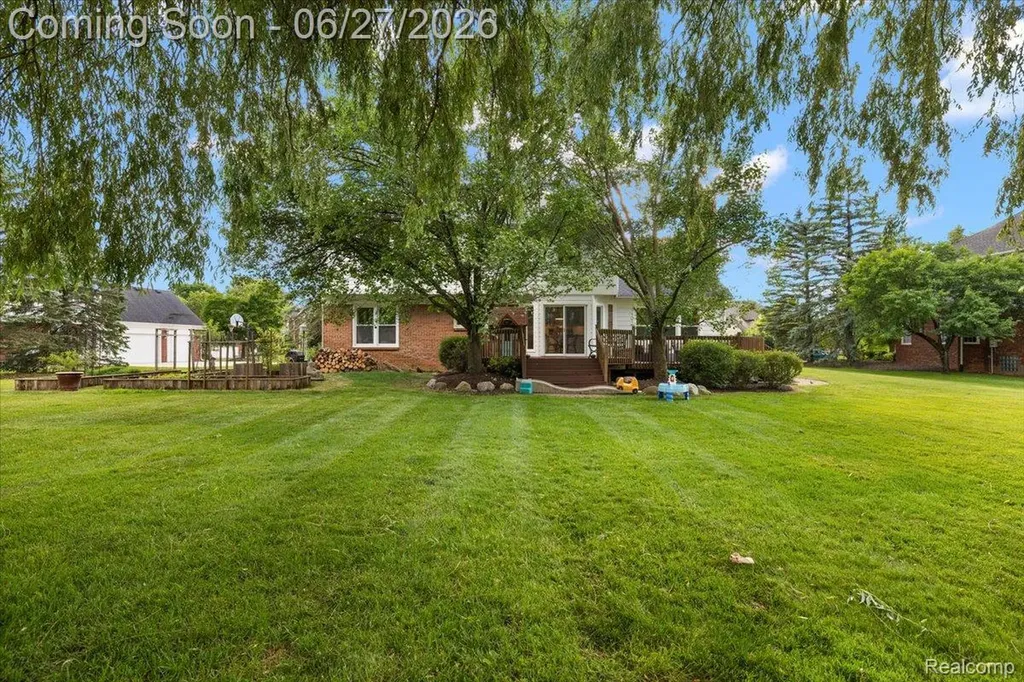 4193 Oak Tree Circle Oakland Charter Township MI 48306