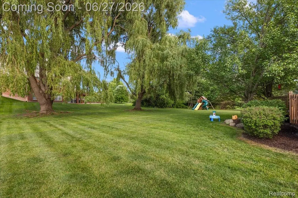 4193 Oak Tree Circle Oakland Charter Township MI 48306