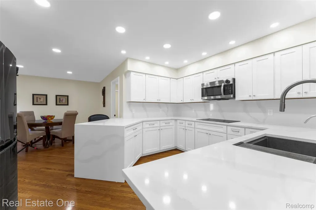 4884 Pine Eagles Court Genoa Township MI 48116