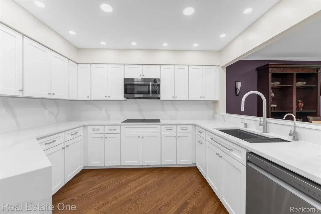 4884 Pine Eagles Court Genoa Township MI 48116