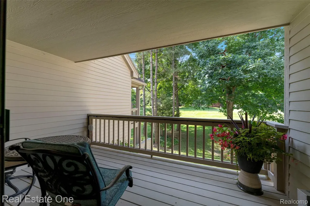 4884 Pine Eagles Court Genoa Township MI 48116