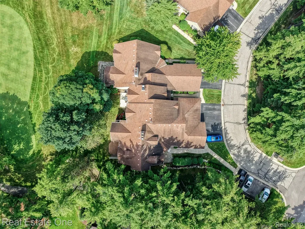 4884 Pine Eagles Court Genoa Township MI 48116