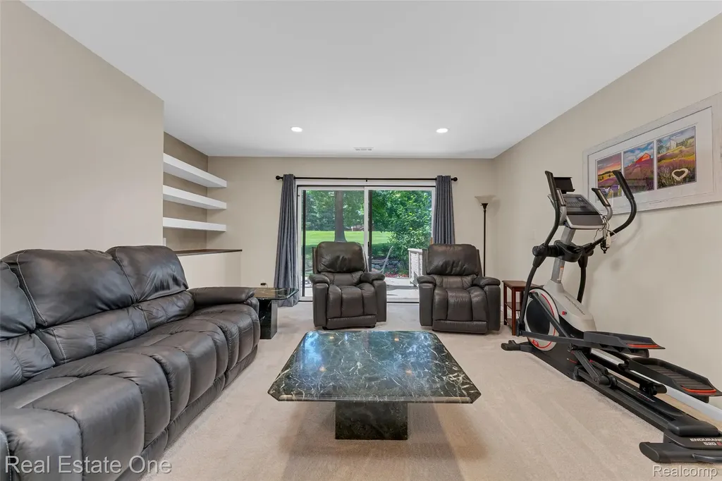 4884 Pine Eagles Court Genoa Township MI 48116