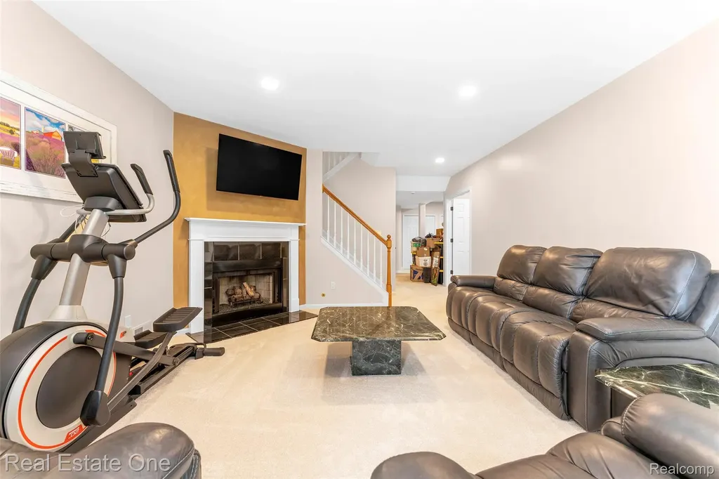 4884 Pine Eagles Court Genoa Township MI 48116