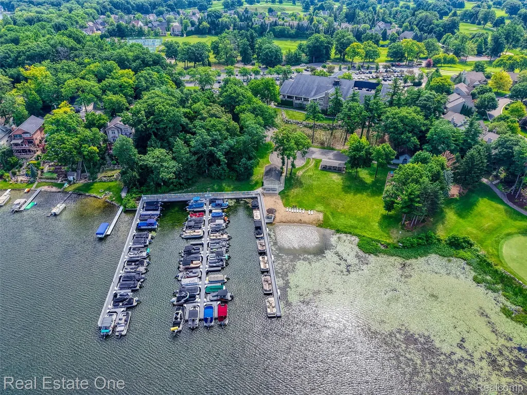 4884 Pine Eagles Court Genoa Township MI 48116