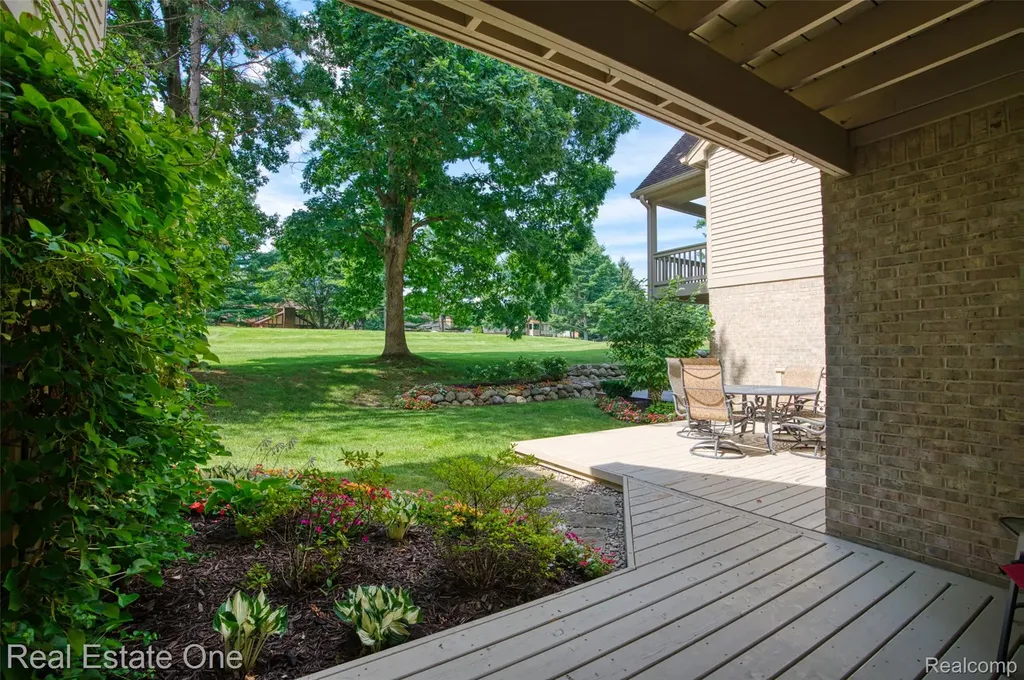 4884 Pine Eagles Court Genoa Township MI 48116