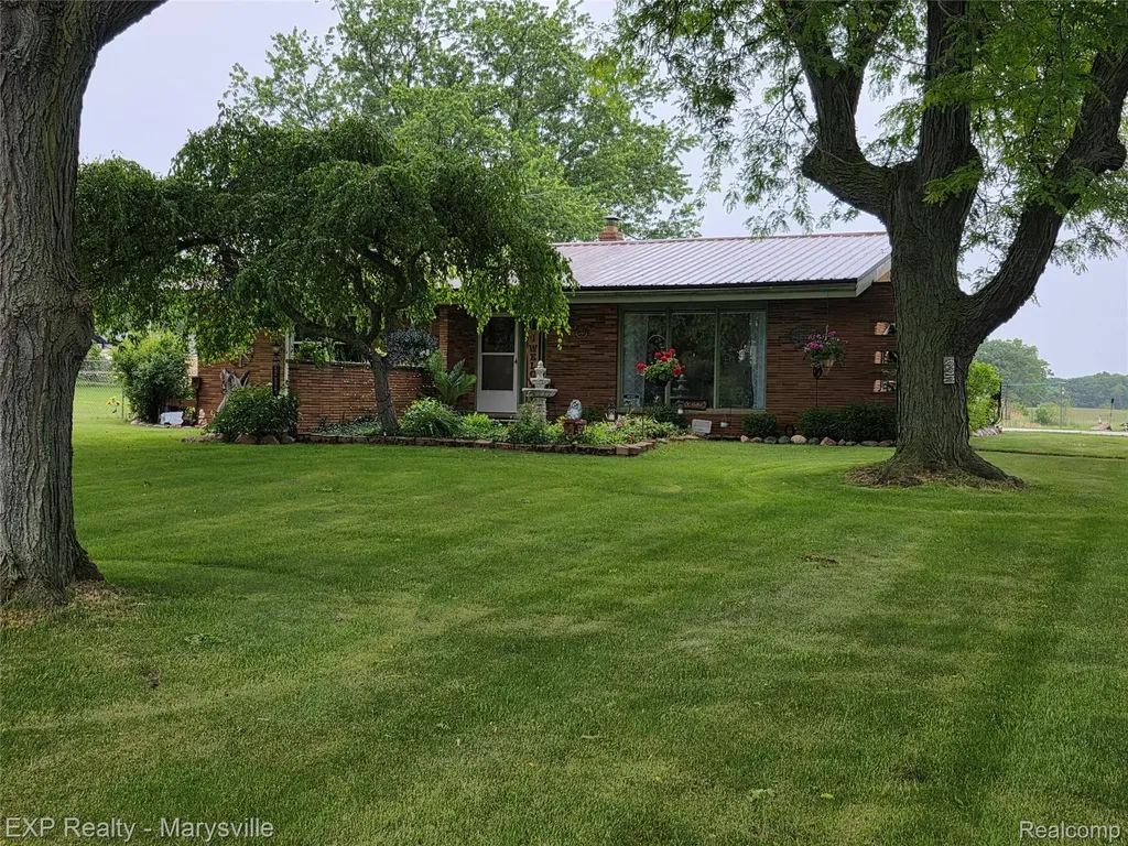 11232 Yale Road Yale City MI 48097