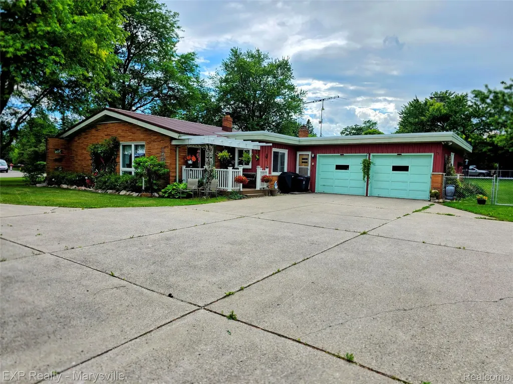 11232 Yale Road Yale City MI 48097