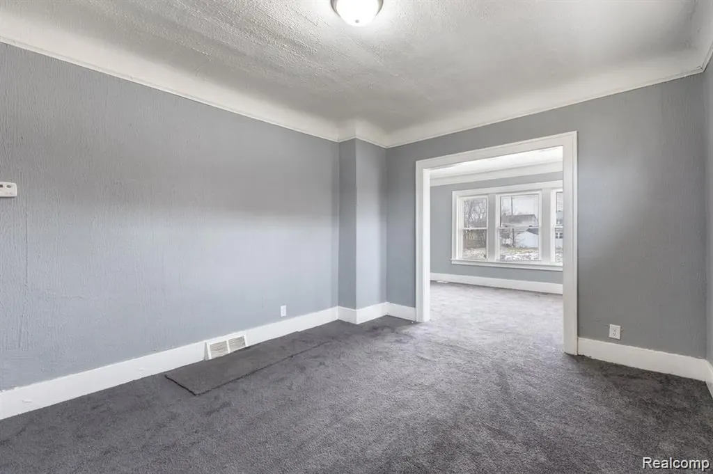 12186 Roselawn Street Detroit City MI 48204