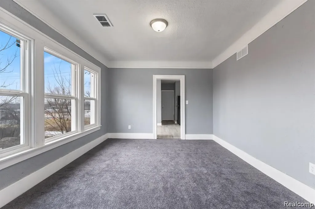 12186 Roselawn Street Detroit City MI 48204