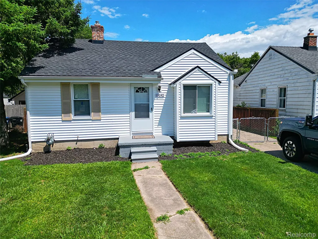 19192 Negaunee Redford Charter Township MI 48240