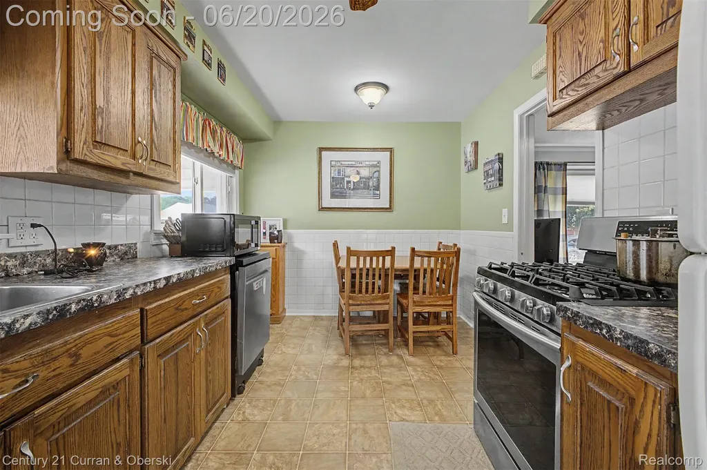 13085 Orchard Road Southgate City MI 48195