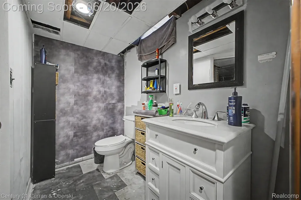 13085 Orchard Road Southgate City MI 48195
