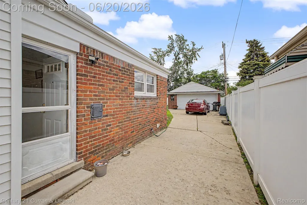 13085 Orchard Road Southgate City MI 48195
