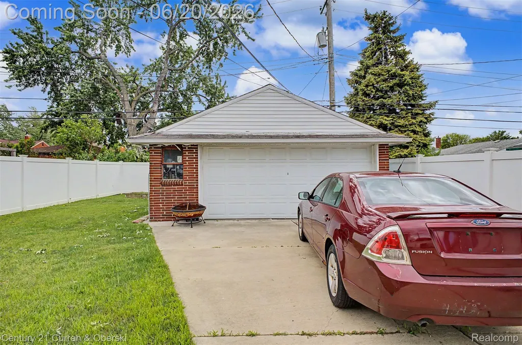13085 Orchard Road Southgate City MI 48195
