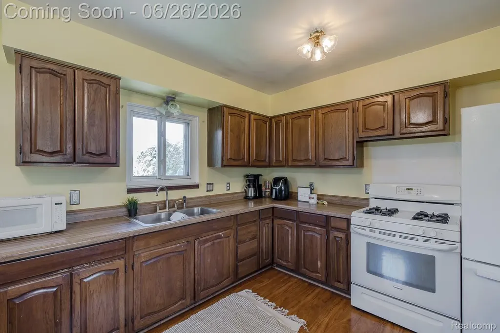 9635 Ortonville Road Independence Charter Township MI 48348