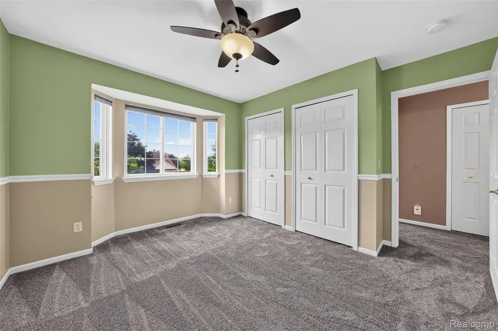 2711 Greenlawn Avenue Commerce Charter Township MI 48382